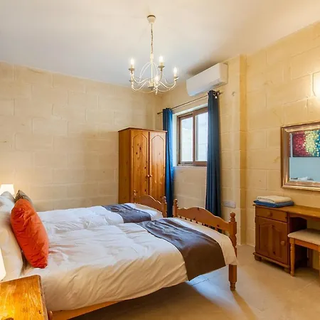 Nadurija, So Gozitan + Pool - Happy *