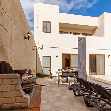 Nadurija, So Gozitan + Pool - Happy *