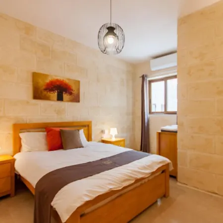 Nadurija, So Gozitan + Pool - Happy