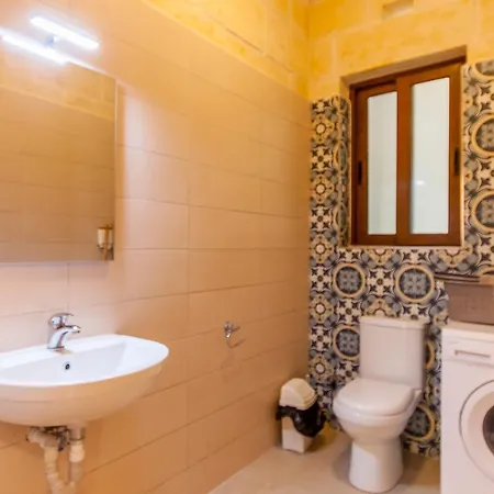 بيت للعطل Nadurija, So Gozitan + Pool - Happy نادور