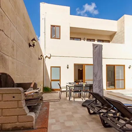 بيت للعطل Nadurija, So Gozitan + Pool - Happy *