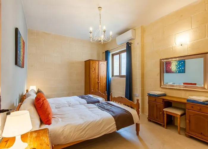 Nadurija, So Gozitan + Pool - Happy *